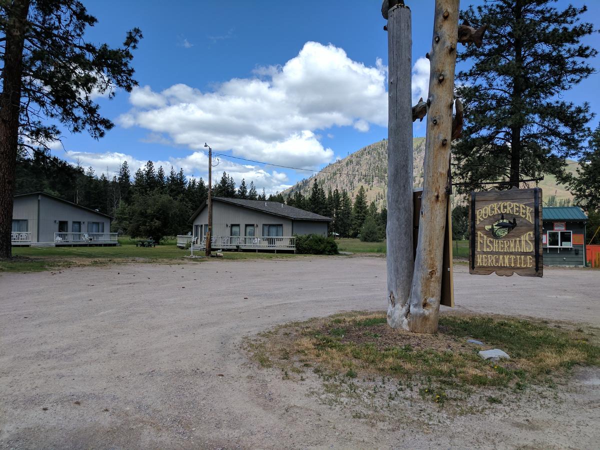 Rock Creek Mercantile & Motel Clinton Ngoại thất bức ảnh